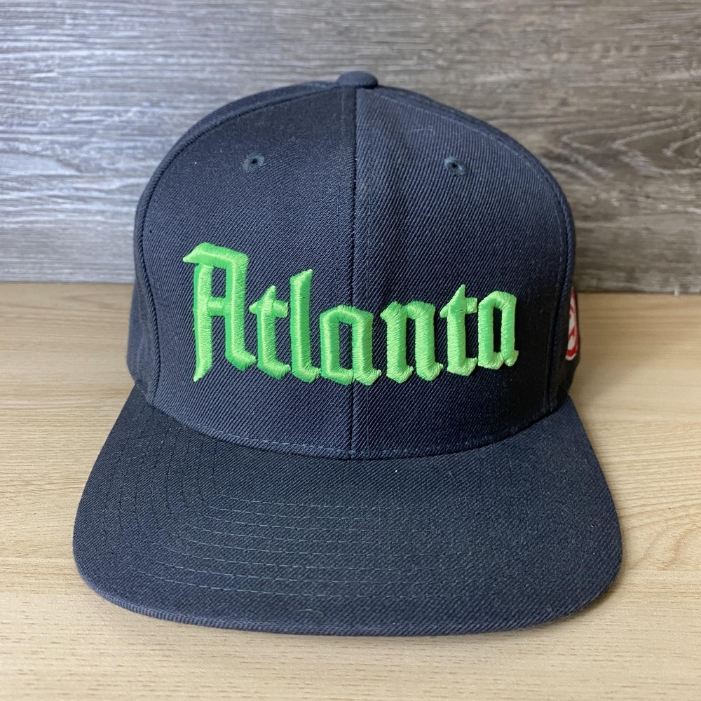 Atlanta Hawks Hat Cap Snap Back Black Green NBA Basketball Script Mens